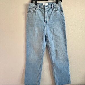 Abercrombie & Fitch || Ultra High Rise 90s Straight Jeans